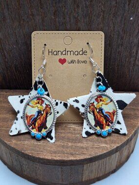 NWT Cowgirl Turquoise Cowhide Star Earrings Pierced Beaded Western Dangle Drop